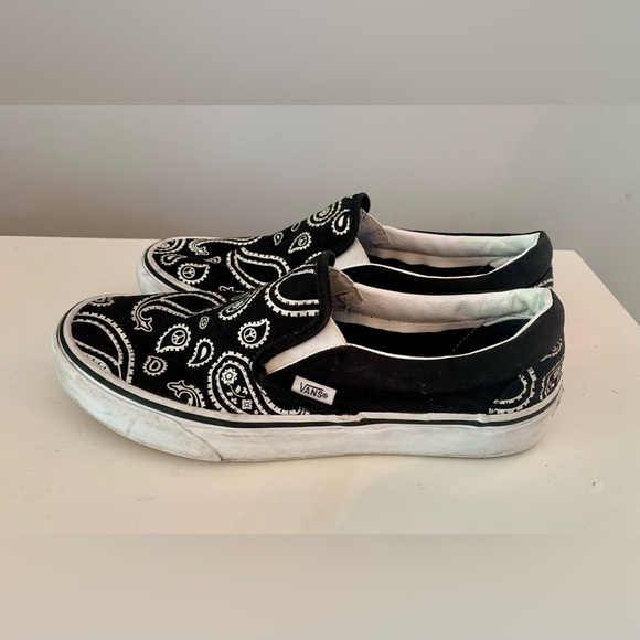 Vans Classic Slip-On (Peace Paisley) EUC Black/True White Men's 8.5, Women's 10 - Picture 8 of 9